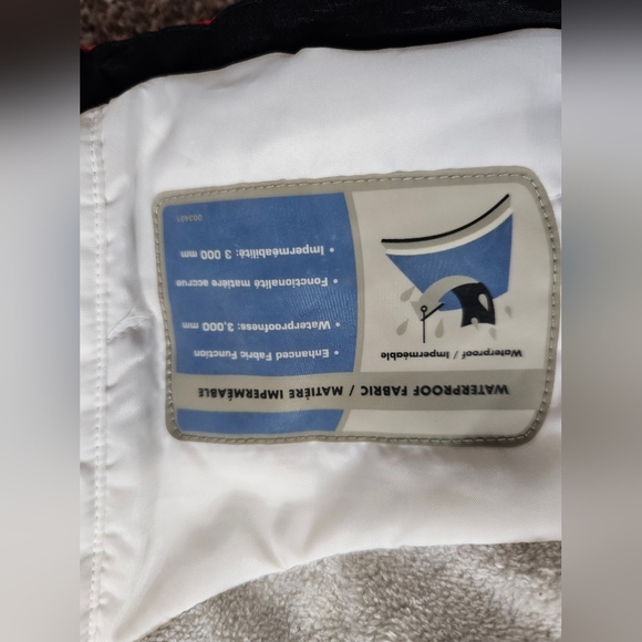 Columbia Women's Waterproof Snow Coat in red, size Large - Picture 12 of 14